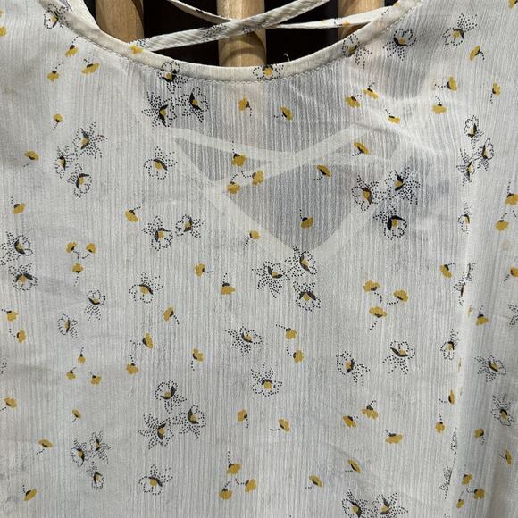 Torrid Blouse Plus 4X White Yellow Floral Ruffle Sleeve Sheer Tunic Top Cottage - Picture 3 of 10